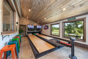Bowling Waterfront Luxury MtnViews Pool Sleeps12